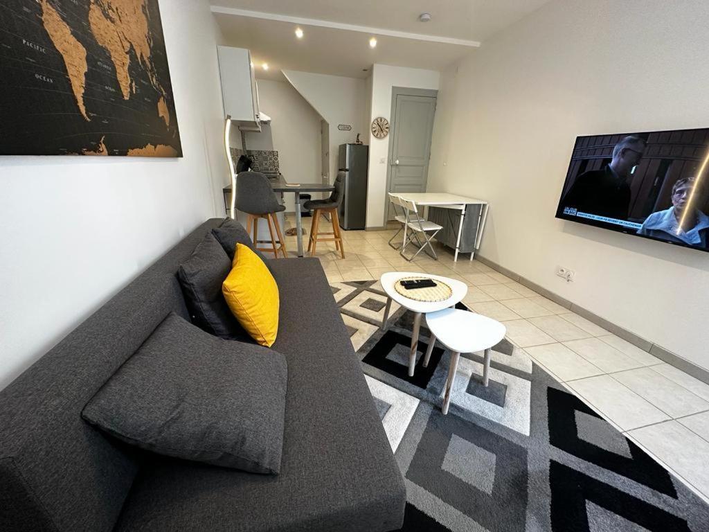 Le Saint Maixent, Maison De Ville, Baby Foot, Wifi Eksteriør billede