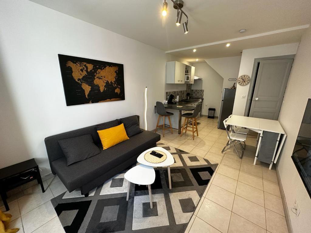 Le Saint Maixent, Maison De Ville, Baby Foot, Wifi Eksteriør billede